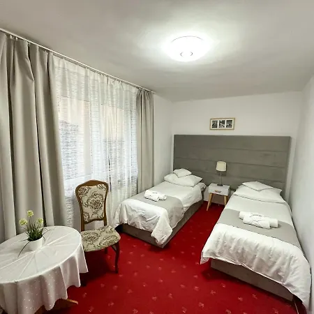 Krolowa Sniegu فندق مبيت وإفطار كارباش
