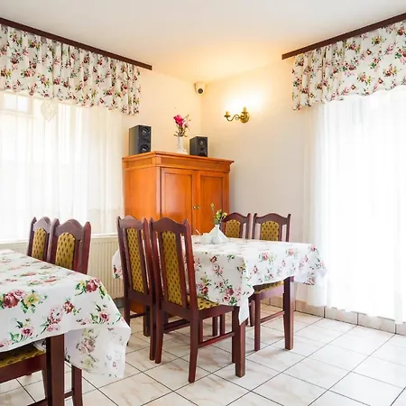 Krolowa Sniegu فندق مبيت وإفطار كارباش